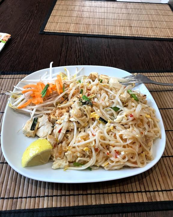 Ran Maruay Thai Bistro